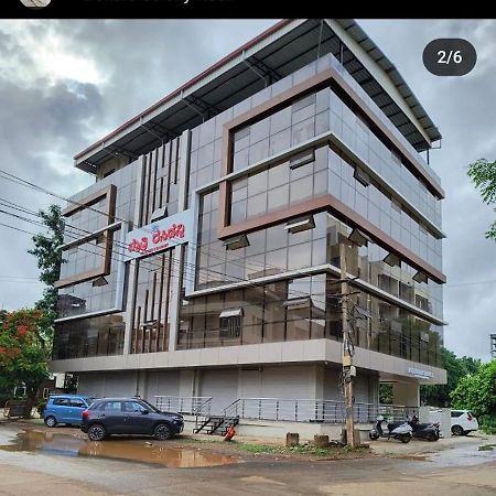 Mythri Residency Otel Hubli Dış mekan fotoğraf