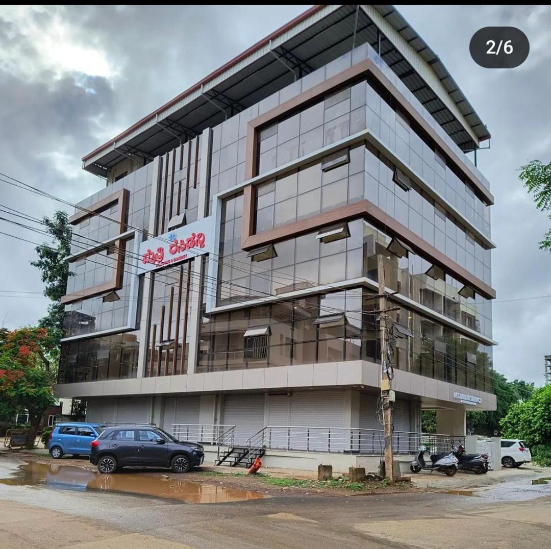 Mythri Residency Otel Hubli Dış mekan fotoğraf