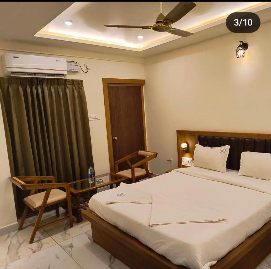 Mythri Residency Otel Hubli Dış mekan fotoğraf